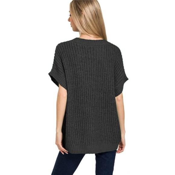 ✨NWT‎ Zenana Short Sleeve Round Neck Sweater - Picture 2 of 3